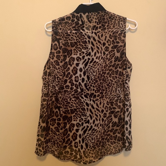 Estam size L. Cheetah motif sleeveless black collar with copper colored rivets - Picture 4 of 4